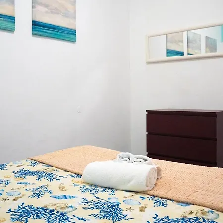 Limmy With Sea View Apartament
